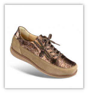 Chaussures de la marque Helvesko